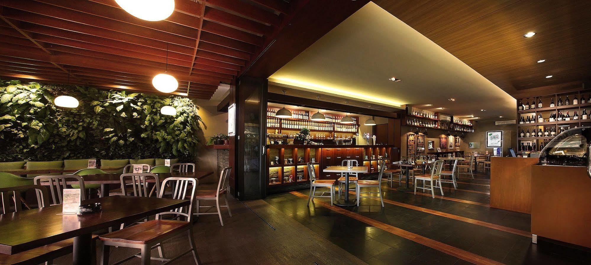 Favehotel Premier Cihampelas Bandung Exterior foto
